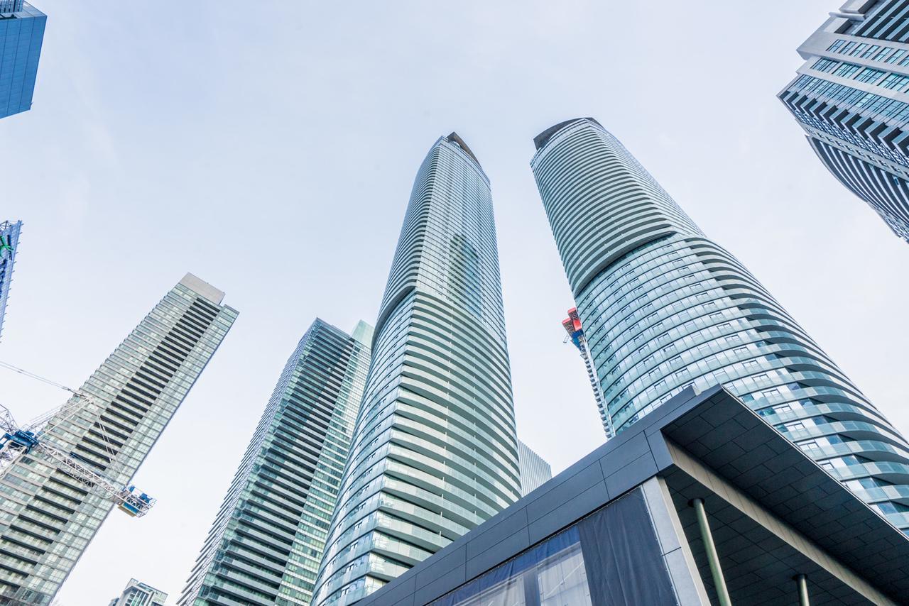 Aaira Suites Toronto Exteriör bild