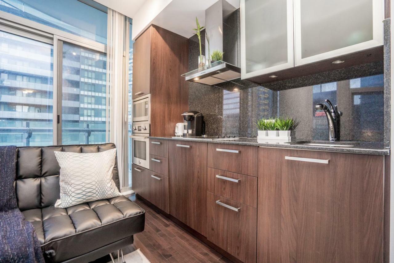 Aaira Suites Toronto Exteriör bild
