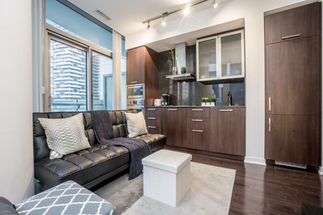 Aaira Suites Toronto Exteriör bild